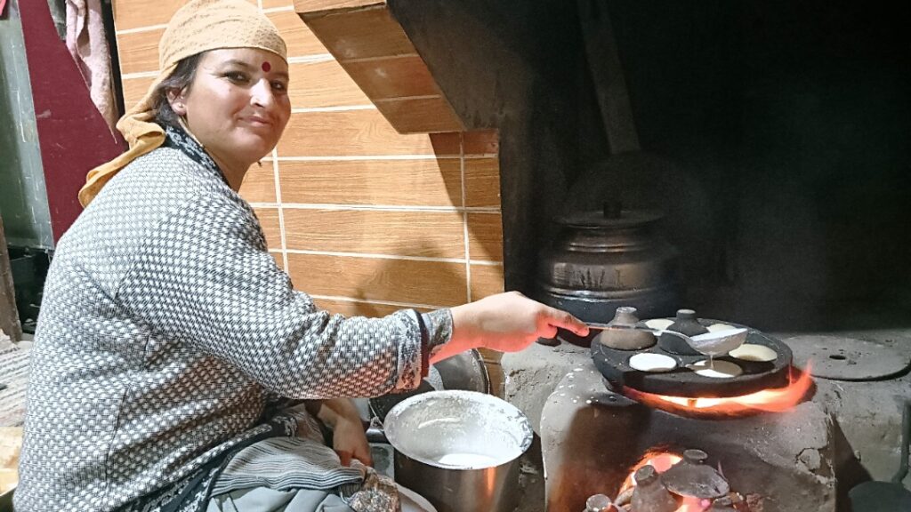 Simple Flavours, Sacred Traditions: Keonthal’s Unique Celebration of Makar Sankranti HIMACHAL HEADLINES