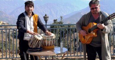Irish Guitarist Finds Rhythm in Himachal: Graham Deunes Learns Tabla at Gurukul Dharech