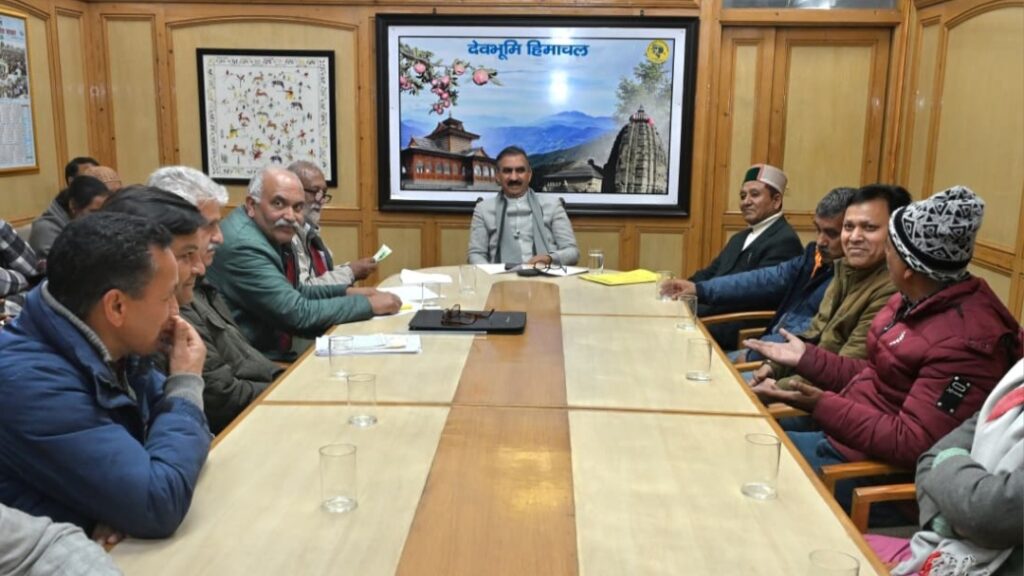 Seb Utpadak Sangh submits demand charter to Sukhu HIMACHAL HEADLINES