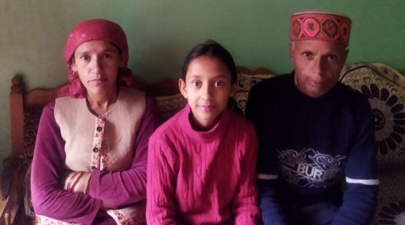 Bhavya secured third position in the district in the scholarship examination HIMACHAL HEADLINES