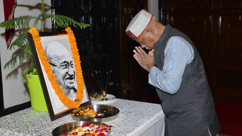 Governor Shukla pays floral tribute to Mahatma Gandhi on Martyrs’ Day HIMACHAL HEADLINES