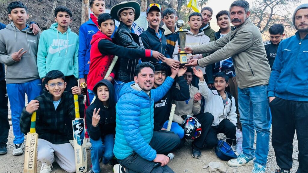 Balg team won the title of cricket competition HIMACHAL HEADLINES