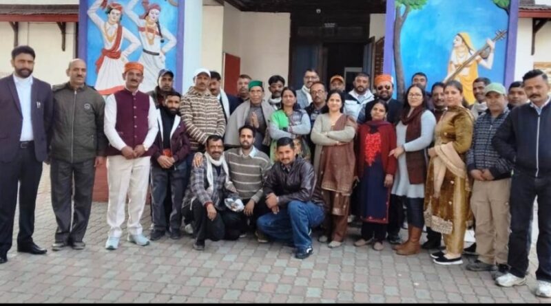 Retirement age of Class IV employees should be increased to 60 Retirement age of Class IV employees should be increased to 60 HIMACHAL HEADLINES