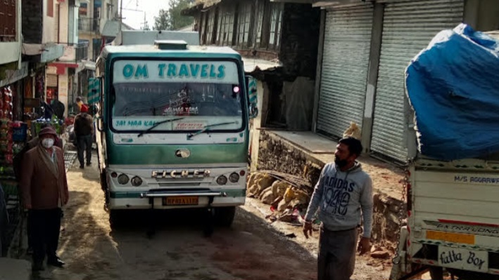 Due to the absence of a bypass, the streets of Junga town often get jammed HIMACHAL HEADLINES