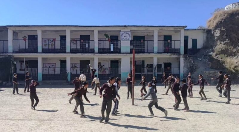 Lack of teachers at Mundu High School is affecting children's education HIMACHAL HEADLINES