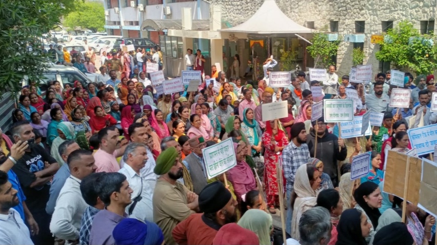We Can’t Breathe: Thousand plus Villagers Take to Streets Over Pollution From Pharma Plant in Himachal HIMACHAL HEADLINES