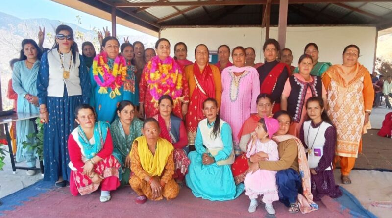 On Women's Day, women danced to the Pahari Naati in Dhali Bagda On Women's Day, women danced to the Pahari Naati in Dhali Bagda HIMACHAL HEADLINES