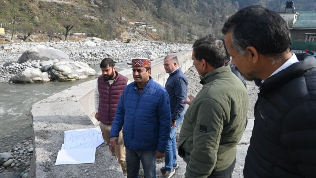 Secretary Jal Shakti inspects flood protection works in Manali Secretary Jal Shakti inspects flood protection works in Manali HIMACHAL HEADLINES