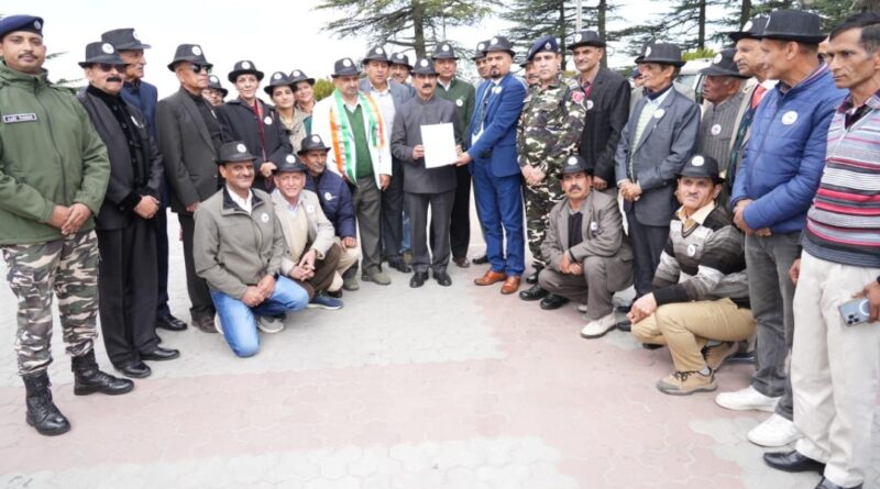Ex-Paramilitary personnel express gratitude to CM for announcing Paramilitary Welfare Board  HIMACHAL HEADLINES
