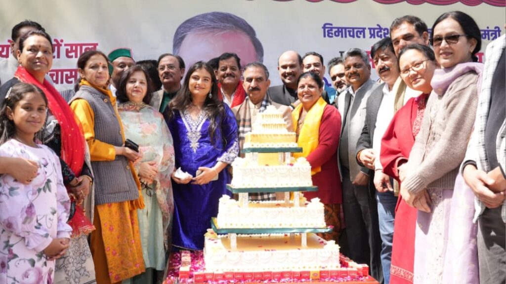 Sukhu marks his 62nd Birthday with Green initiative, plants a 'Chinar' sapling Sukhu marks his 62nd Birthday with Green initiative, plants a 'Chinar' sapling HIMACHAL HEADLINES