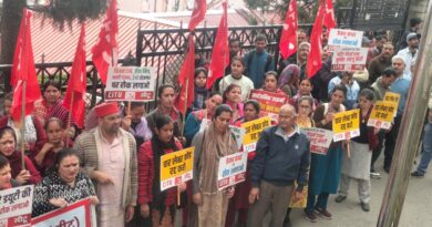Himachal Workers Observe Black Day, Demand Scrapping of 4 Anti-Labour Codes HIMACHAL HEADLINES