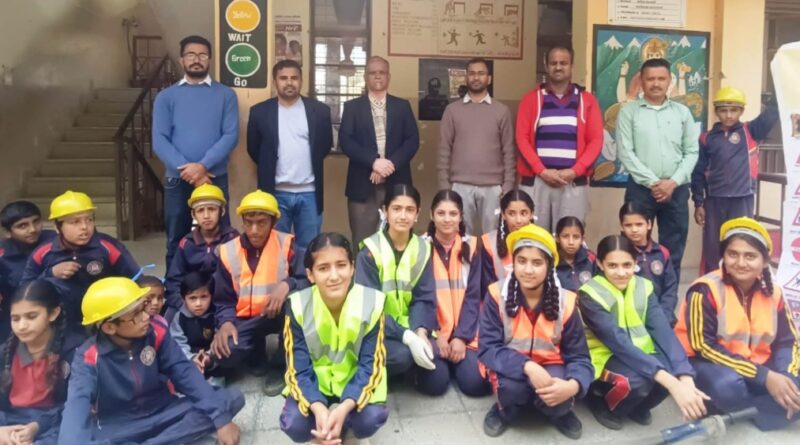 Students at Dublu School learn life-saving skills on disaster management HIMACHAL HEADLINES