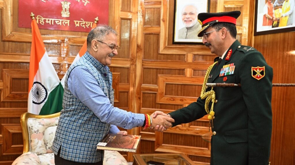 GOC-in-C, ARTRAC calls on Governor Gupta GOC-in-C, ARTRAC calls on Governor Gupta HIMACHAL HEADLINES