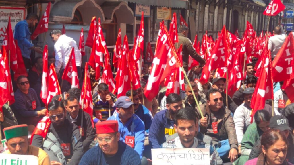 Treated Like Machines: 108 & 102 Ambulance Staff in Himachal Launch 5-Day Strike for Fair Wages and Dignity Treated Like Machines: 108 & 102 Ambulance Staff in Himachal Launch 5-Day Strike for Fair Wages and Dignity HIMACHAL HEADLINES