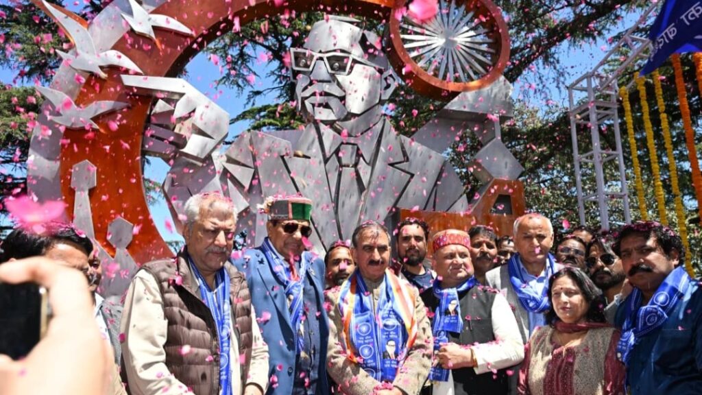 Sukhu offers floral tributes to Dr. B.R. Ambedkar Sukhu offers floral tributes to Dr. B.R. Ambedkar HIMACHAL HEADLINES