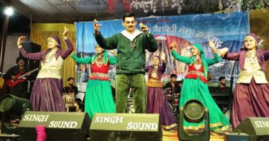 Youth danced to the songs of Arshpreet and Rajesh Tyagi at Rajgarh fair HIMACHAL HEADLINES
