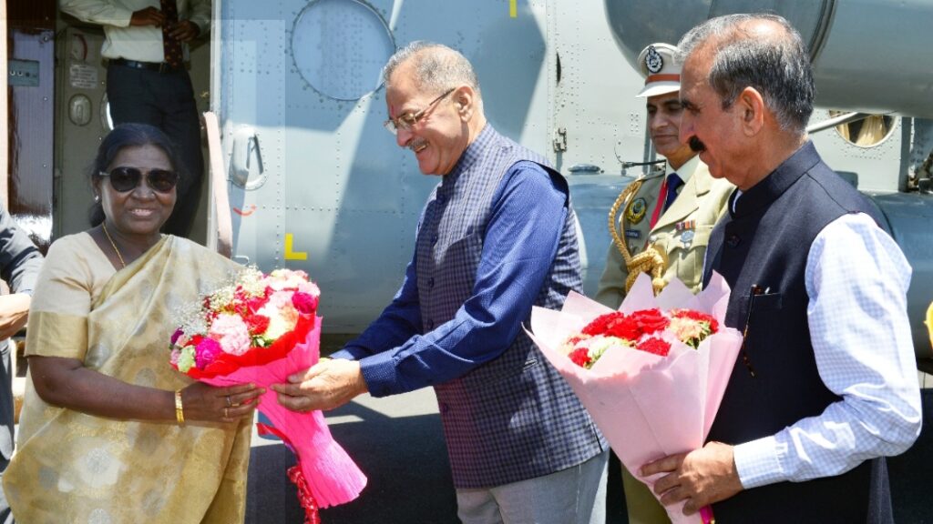 President Murmu accorded warm welcome on arrival in Shimla HIMACHAL HEADLINES
