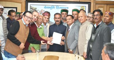 Himachal Pensioners Joint Front call on Chief Minister Sukhu HIMACHAL HEADLINES