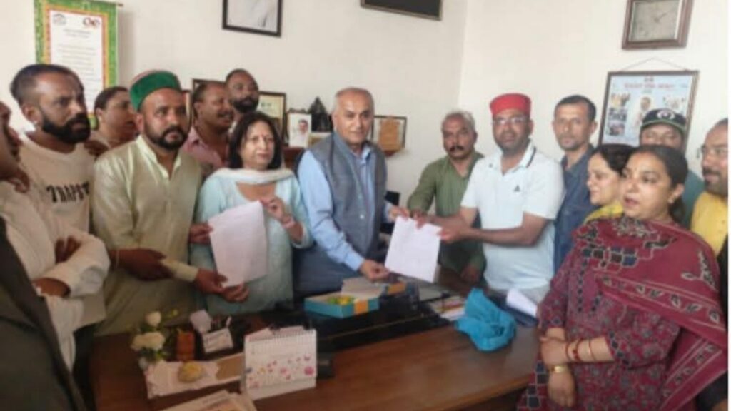 Seven-Day Strike Ends in Victory for Shimla SEHB Workers After Written Agreement with MC Seven-Day Strike Ends in Victory for Shimla SEHB Workers After Written Agreement with MC HIMACHAL HEADLINES