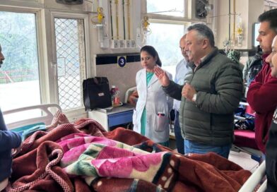 Rohit Thakur visits IGMC to inquire well-being of accident victims