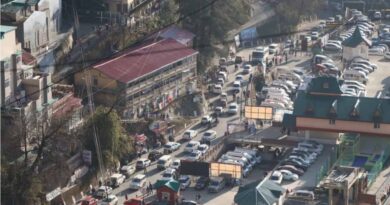 Tourist Rush Brings Record Traffic Inflow to Shimla, Police Manage Congestion Amid Road Repairs