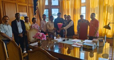 Cordial Interaction Between Employees Association and Director at IIAS HIMACHAL HEADLINES