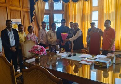 Cordial Interaction Between Employees Association and Director at IIAS
