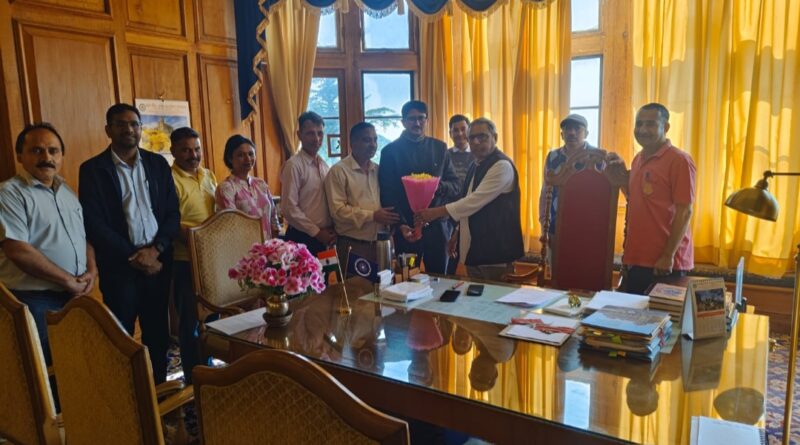Cordial Interaction Between Employees Association and Director at IIAS - Positive Discussion on Employee Welfare Issues HIMACHAL HEADLINES