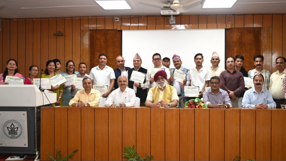 Strengthening Ties Through Learning: Nepal Beekeepers Train at UHF Nauni HIMACHAL HEADLINES
