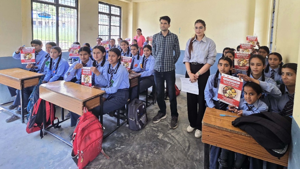 Girls at Peeran School were made aware about HPV vaccination Girls at Peeran School were made aware about HPV vaccination HIMACHAL HEADLINES