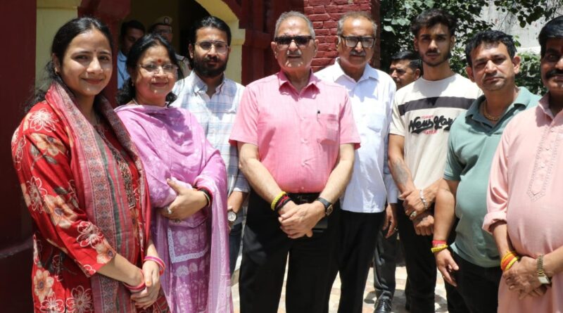Governor Gupta pays tribute to Pt. Prem Nath Dogra HIMACHAL HEADLINES