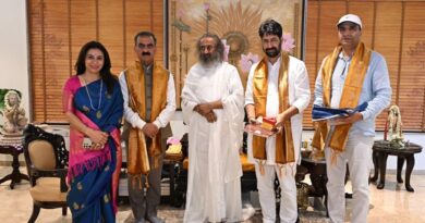 CM Sukhu meets Sri Sri Ravi Shankar HIMACHAL HEADLINES