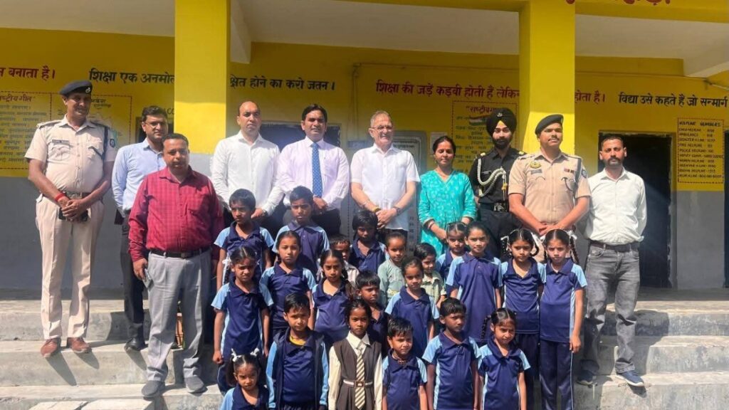 Governor visits Government Primary School at Gujrehra in Kangra Governor visits Government Primary School at Gujrehra in Kangra HIMACHAL HEADLINES