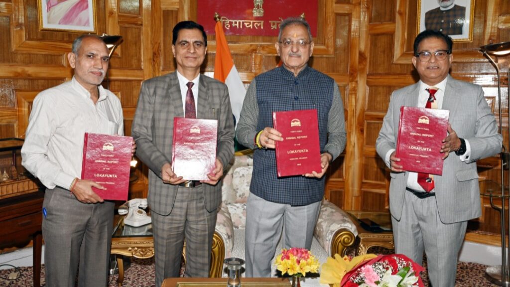 Justice (Retd.) Chander Bhushan Barowalia calls on Governor HIMACHAL HEADLINES