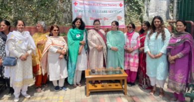 Lady Governor distributes fruits and sweets at mental rehabilitation centre HIMACHAL HEADLINES