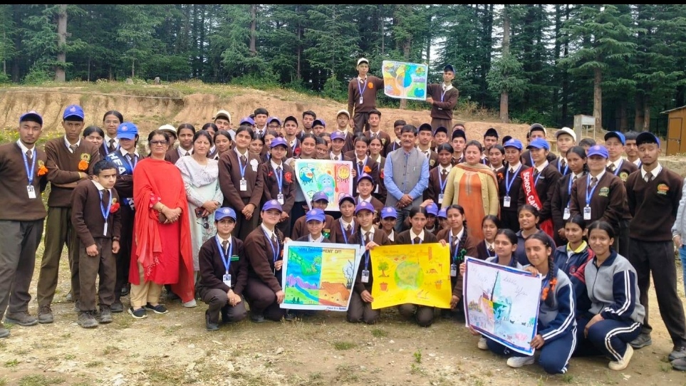 Children took out a rally in Chiyog Bazaar and gave the message of saving the environment Children took out a rally in Chiyog Bazaar and gave the message of saving the environment HIMACHAL HEADLINES