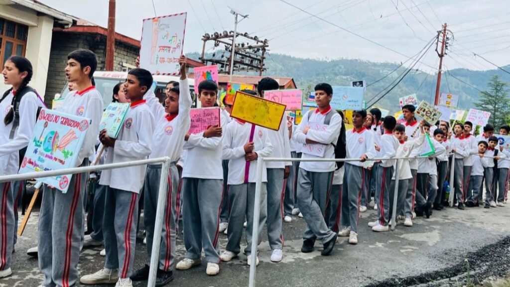 Students took out a rally in Junga on Tobacco Prohibition Day HIMACHAL HEADLINES