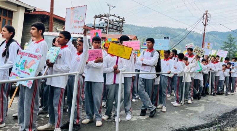 Students took out a rally in Junga on Tobacco Prohibition Day HIMACHAL HEADLINES