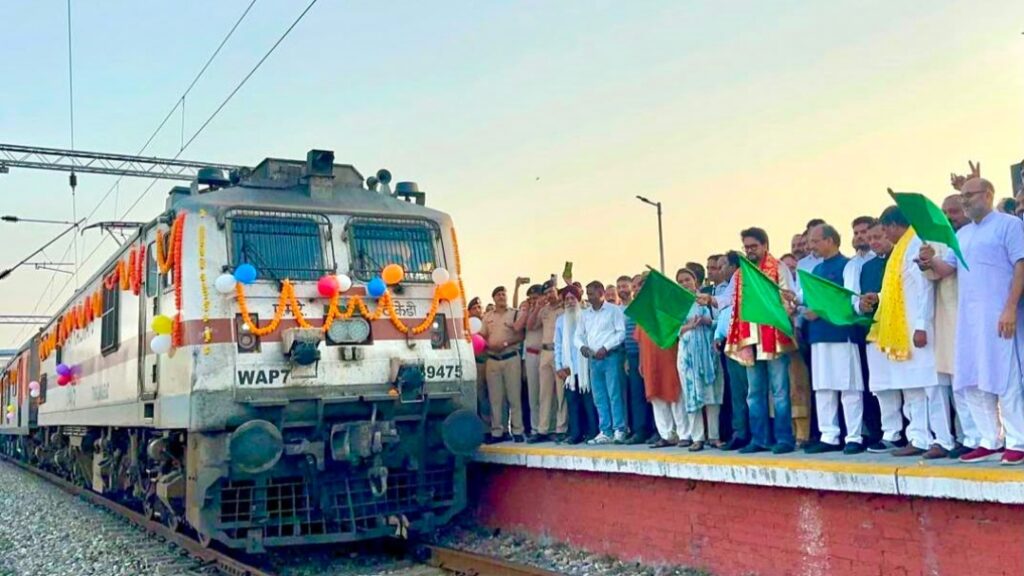 Gurmukhi Express reaches Amb Andaura, a new chapter in Himachal's rail connectivity: Anurag Thakur HIMACHAL HEADLINES