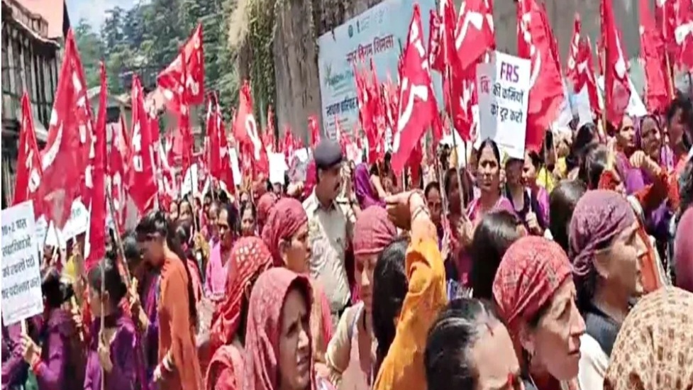 Anganwadi Workers Hold Massive Protest in Shimla, Demand Better Pay and Benefits Anganwadi Workers Hold Massive Protest in Shimla, Demand Better Pay and Benefits HIMACHAL HEADLINES