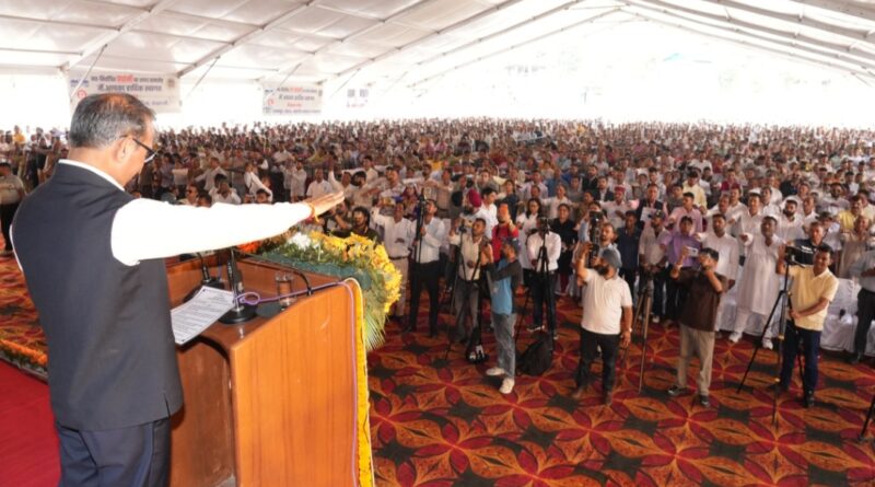 Sukhu administers oath to newly elected Panchayat Pradhans and Up-Pradhans of Kangra Sukhu administers oath to newly elected Panchayat Pradhans and Up-Pradhans of Kangra HIMACHAL HEADLINES