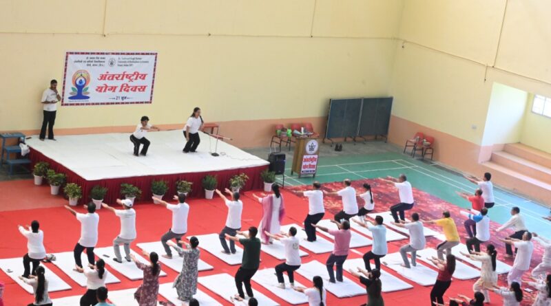 UHF Nauni Celebrates 12th International Day of Yoga with Focus on ‘Yoga for Healthy Ageing’ HIMACHAL HEADLINES