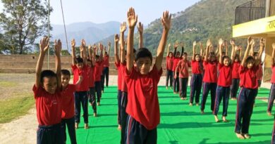 Hundreds of children practiced yoga at Peeran School on Yoga Day HIMACHAL HEADLINES