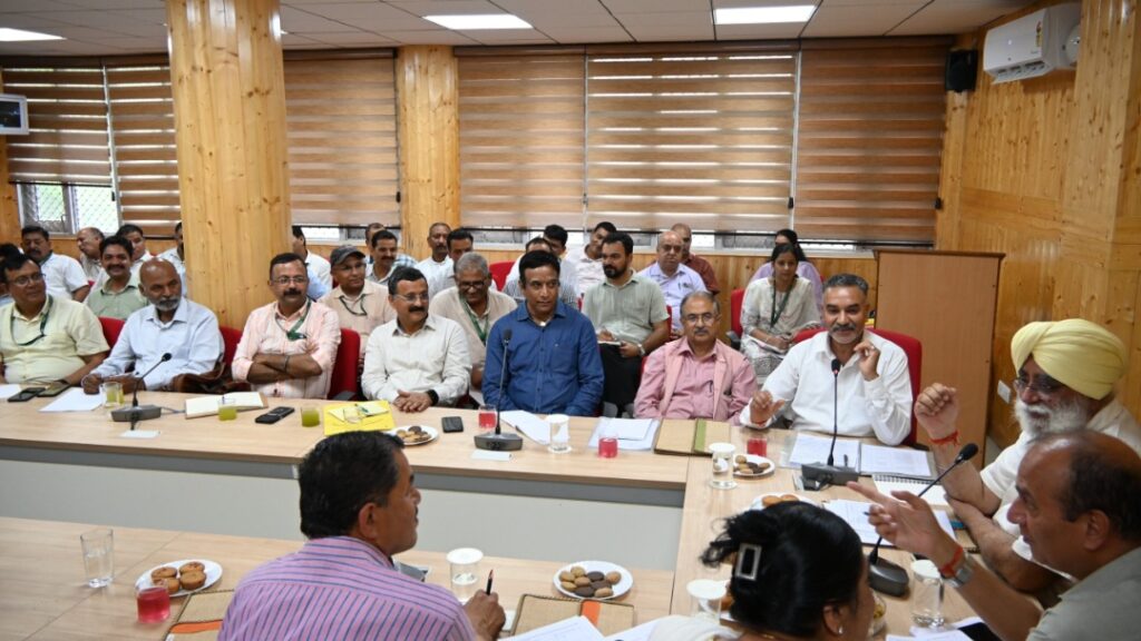 Vice-Chancellor Envisions Self-Sustainable University, Advocates Horti-Tourism at Neri Campus Vice-Chancellor Envisions Self-Sustainable University, Advocates Horti-Tourism at Neri Campus HIMACHAL HEADLINES