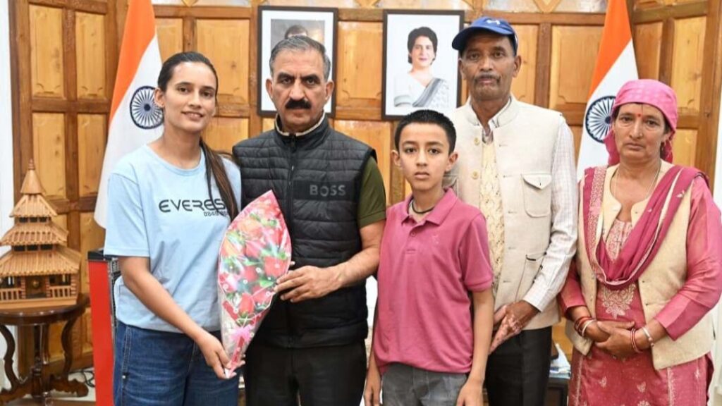 Sukhu honored Everest winner Ruchi Thakur Sukhu honored Everest winner Ruchi Thakur HIMACHAL HEADLINES