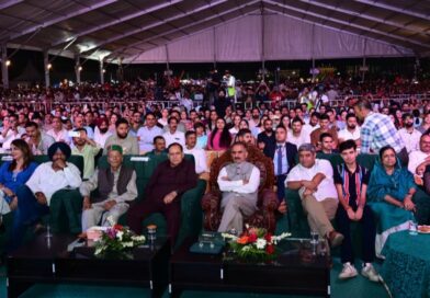 Sukhu presides over last cultural night of international Minjar Fair