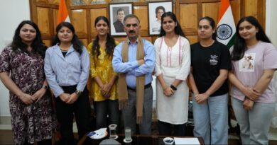 Sukhu interacts with HPU scholars and students from Nadaun HIMACHAL HEADLINES