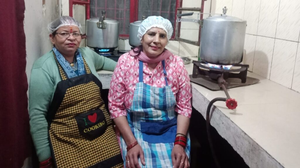 Mid-day meal workers are yearning for their honorarium for the last three months HIMACHAL HEADLINES
