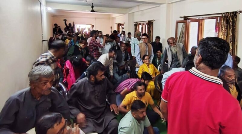 Crowds gathered at the general meeting of the newly formed Gram Panchayat Dhali HIMACHAL HEADLINES