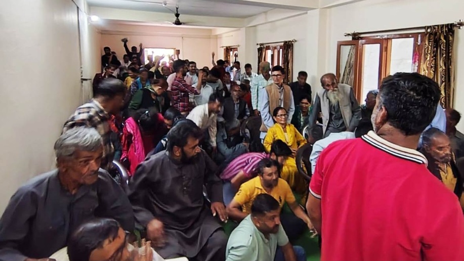 Crowds gathered at the general meeting of the newly formed Gram Panchayat Dhali HIMACHAL HEADLINES